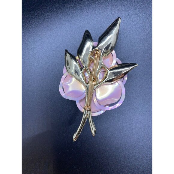 Enamel Flower Brooch Iridescent Pink With Gold-Tone Leaves Faux Pearl Center - Picture 2 of 6